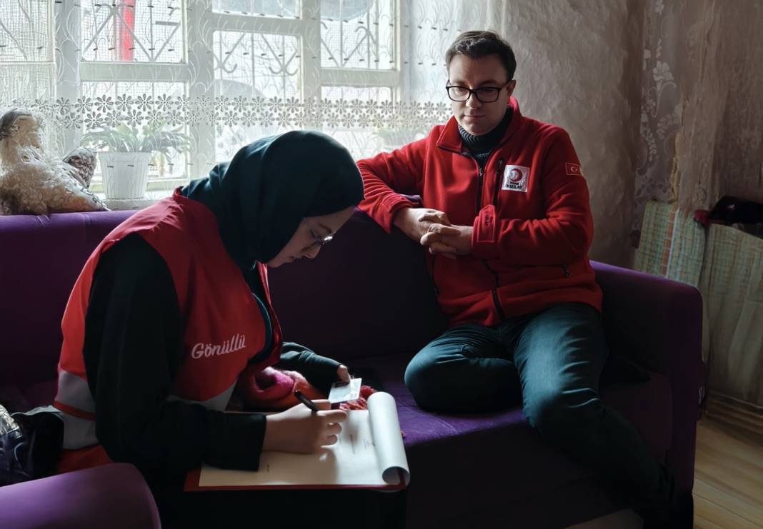 Kızılay Karatay, Ramazan’ın ilk günü 130 ailenin yardımına koştu 4